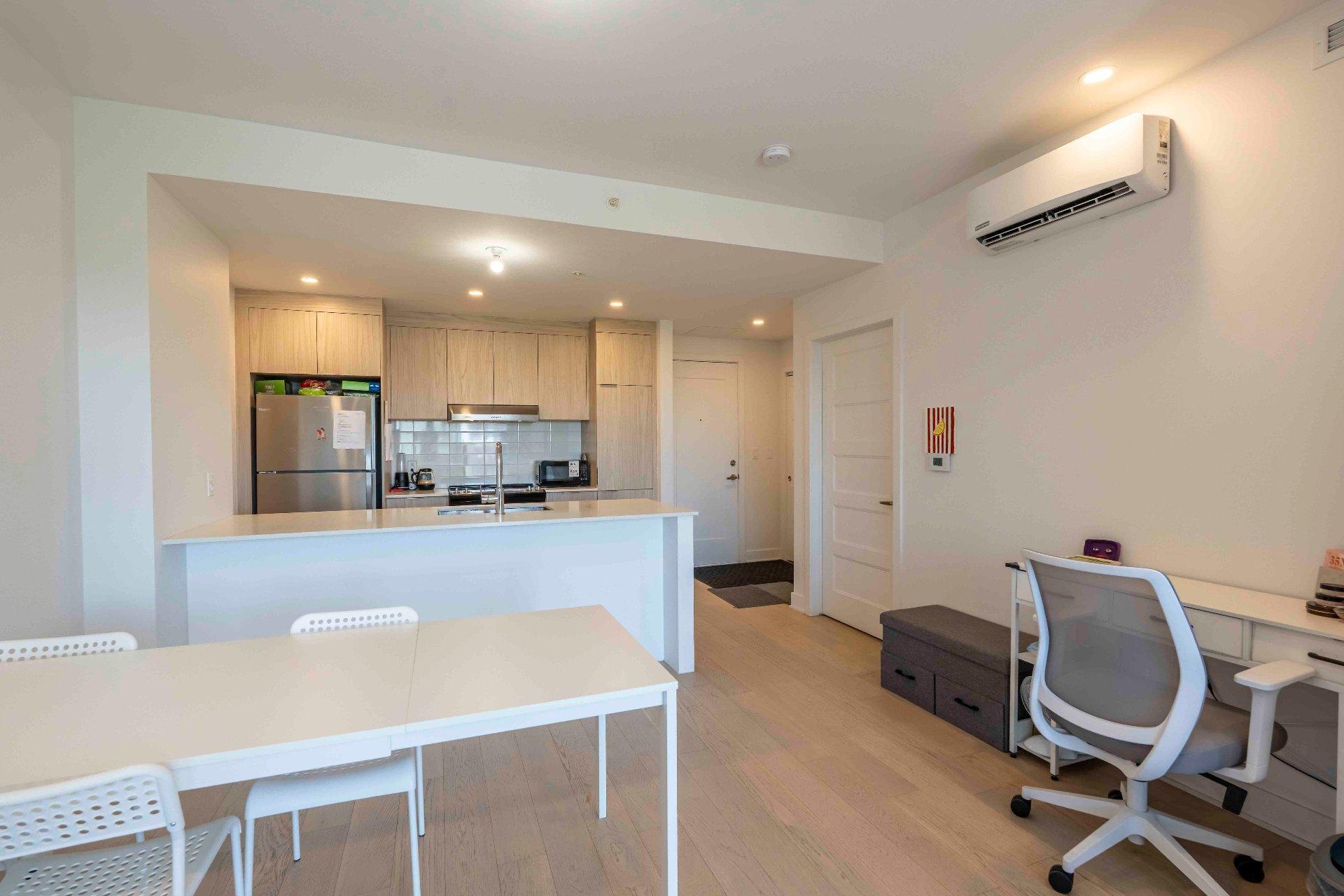 









10120


Rue Lauraine-Vaillancourt

, 502,
Montréal (Ahuntsic-Cartierville),




QC
H3L0B4

