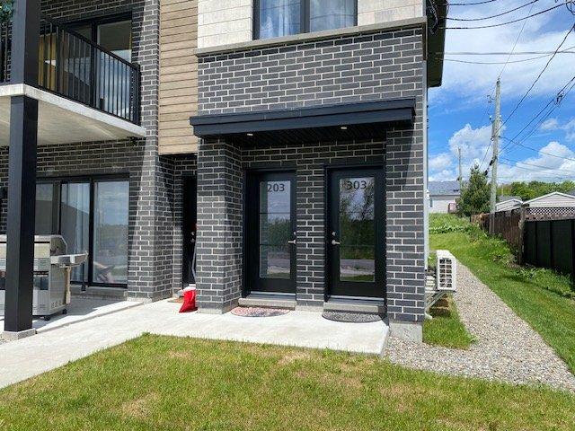 









460


Rue Lewis O.

,
Waterloo,




QC
J0E2N0

