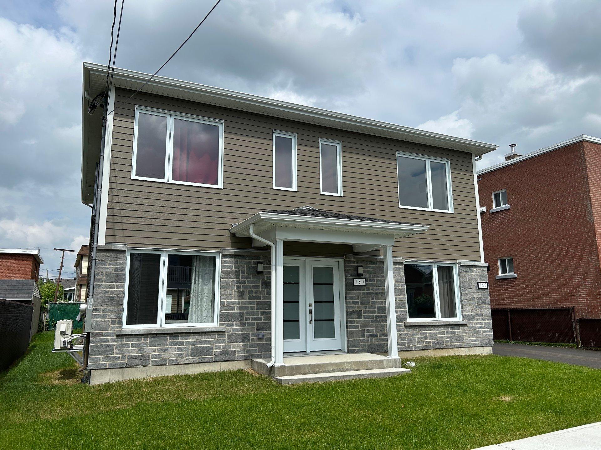 









167

 - 169


14e Avenue

,
Drummondville,




QC
J2B3C4

