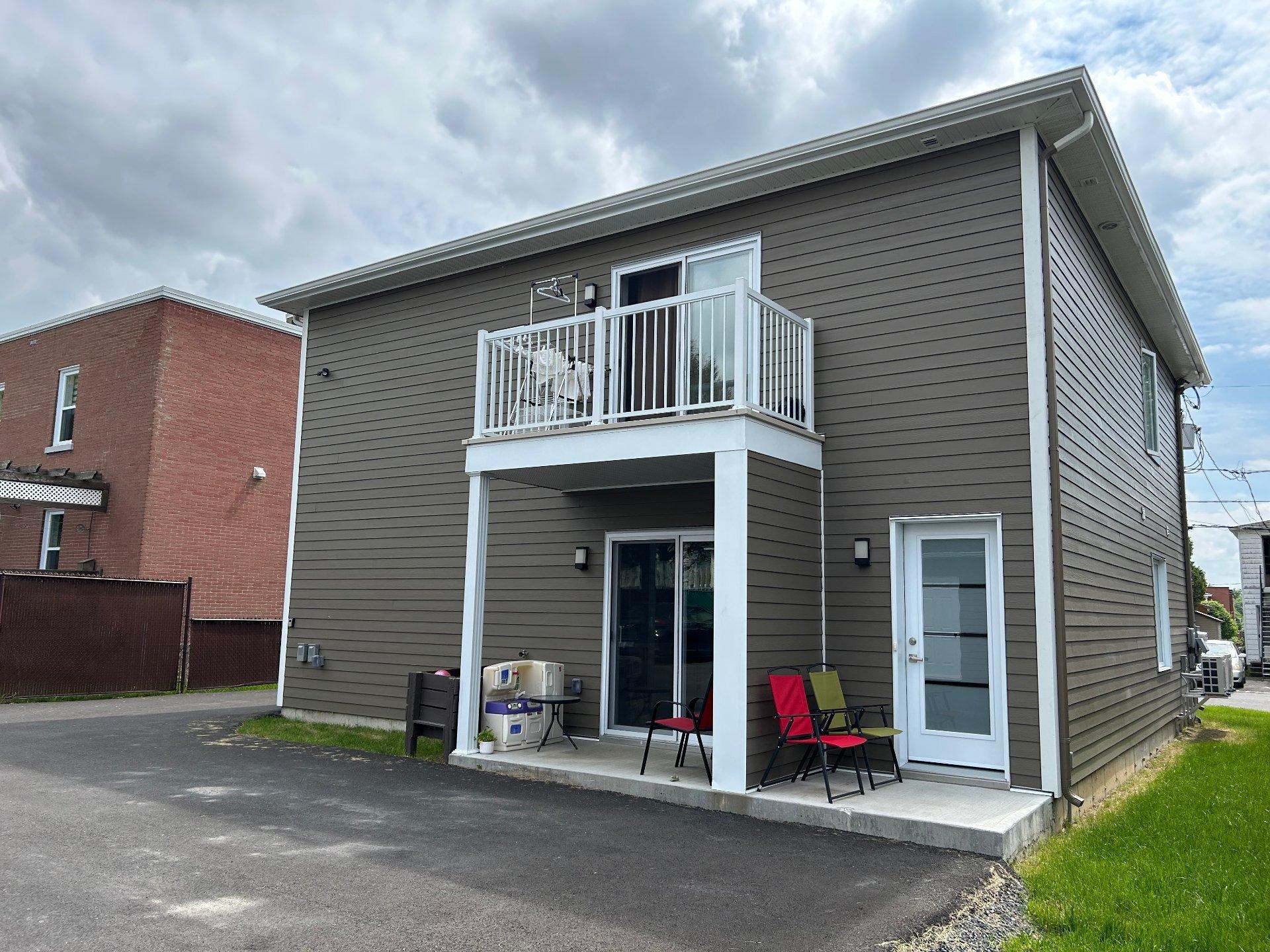 









167

 - 169


14e Avenue

,
Drummondville,




QC
J2B3C4

