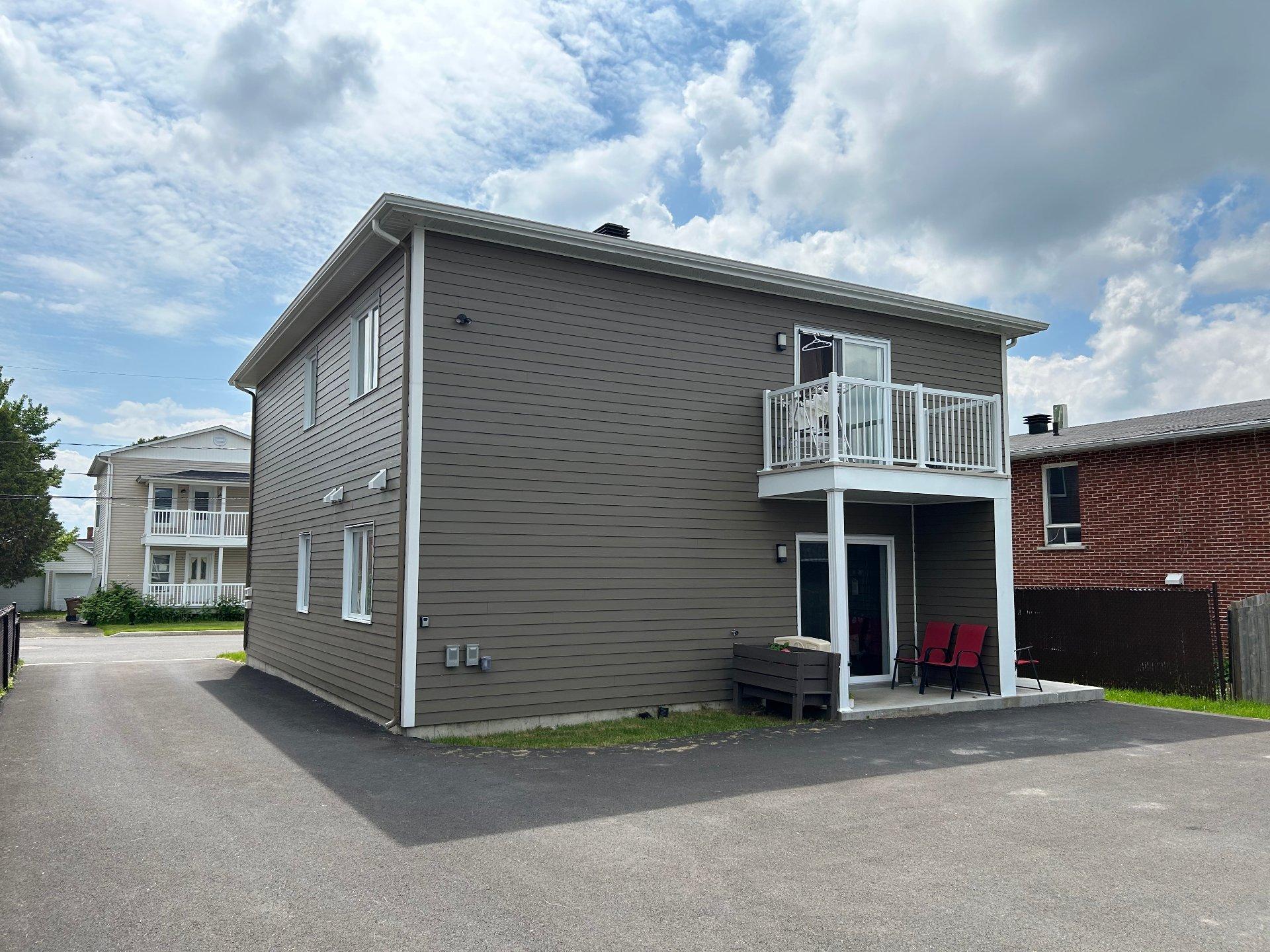 









167

 - 169


14e Avenue

,
Drummondville,




QC
J2B3C4

