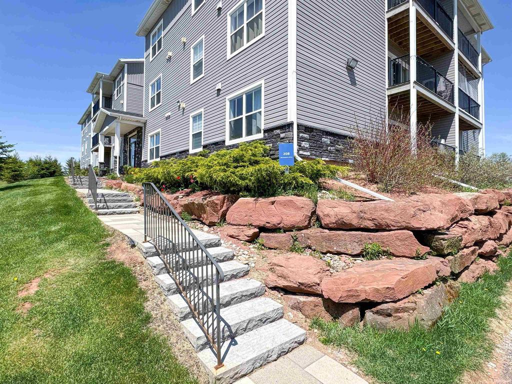 












205 208 Shakespeare Drive

,
Stratford,




PE
C1B 4B7

