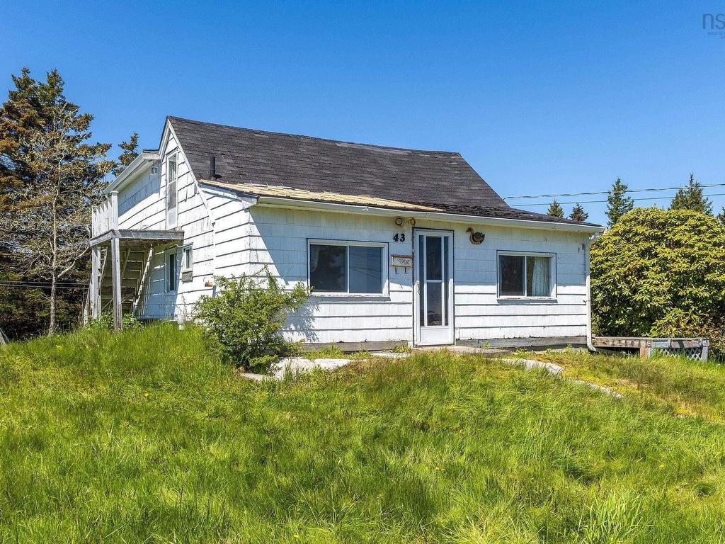 












43 South Point Road

,
Portuguese Cove,




NS
B3V 1K3


