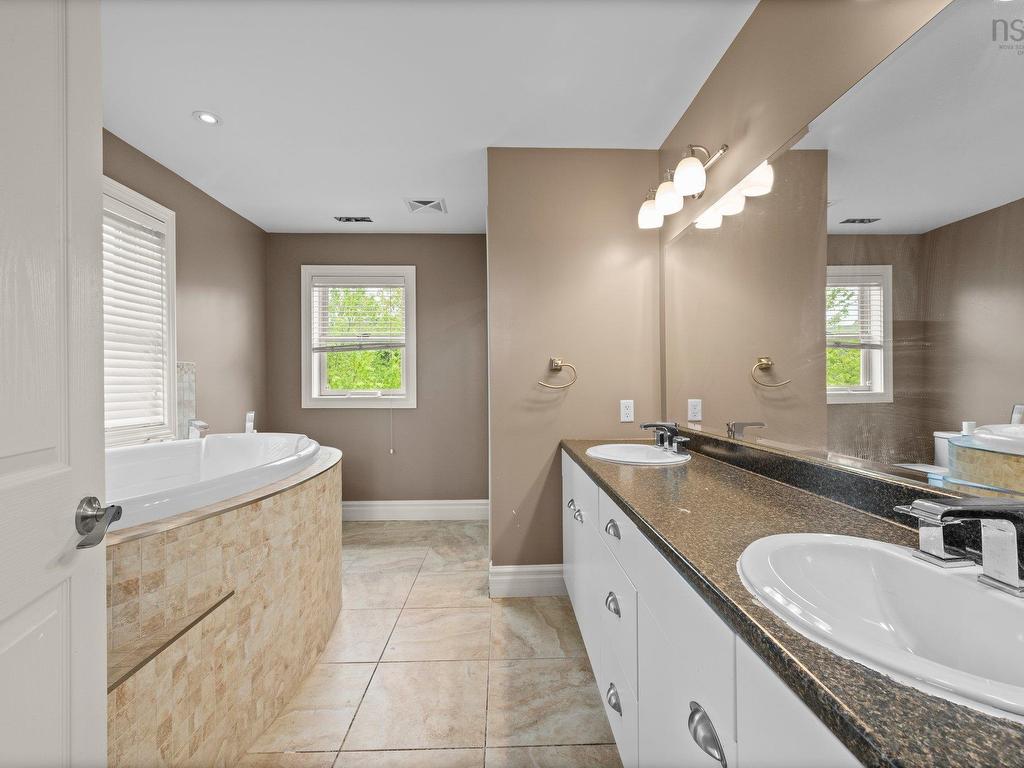 












72 Worthington Place

,
Bedford,




NS
B4A 0C5

