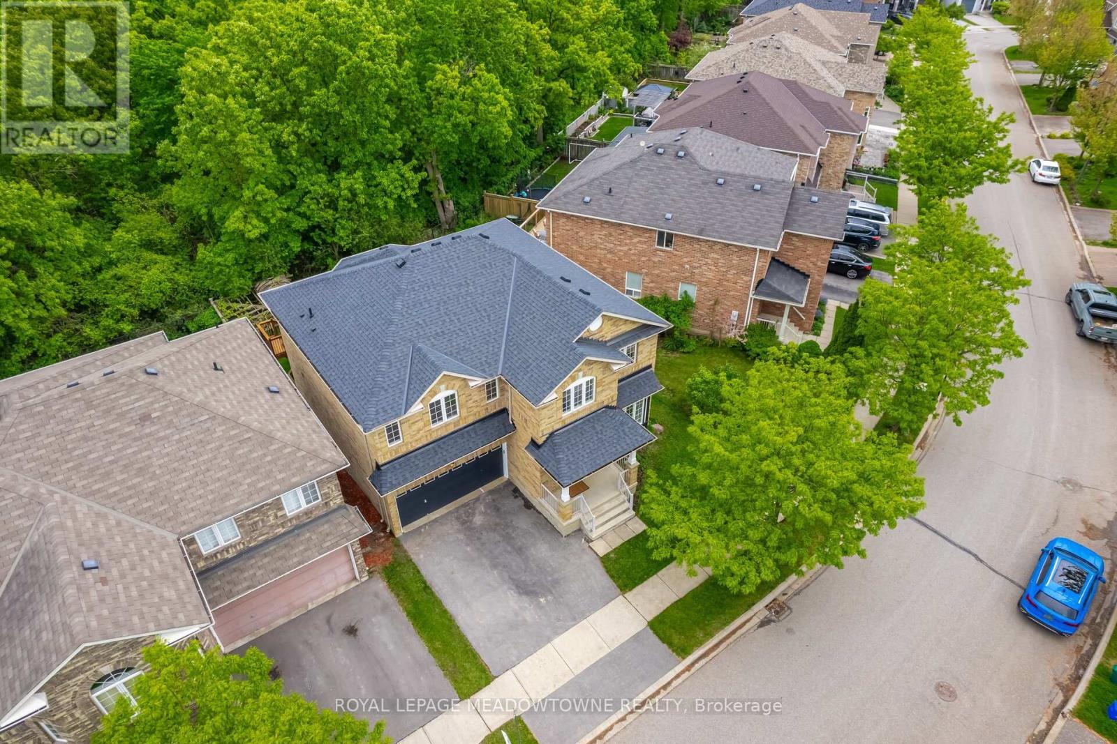 












1212 FOX CRESCENT

,
Milton,




Ontario
L9T6C6

