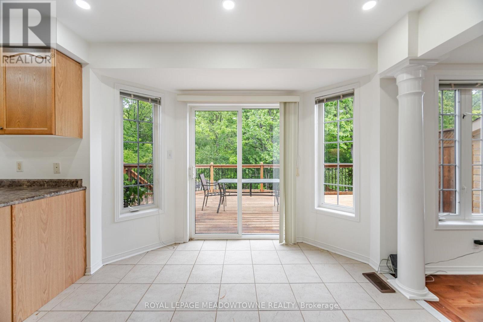 












1212 FOX CRESCENT

,
Milton,




Ontario
L9T6C6

