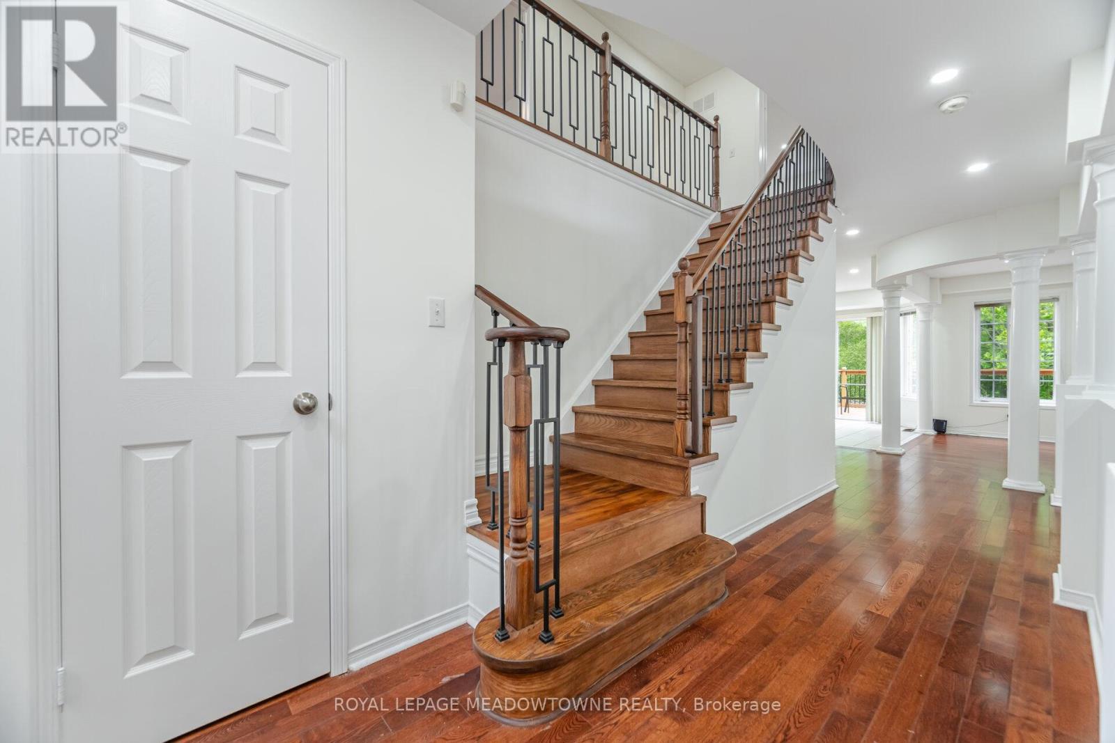 












1212 FOX CRESCENT

,
Milton,




Ontario
L9T6C6

