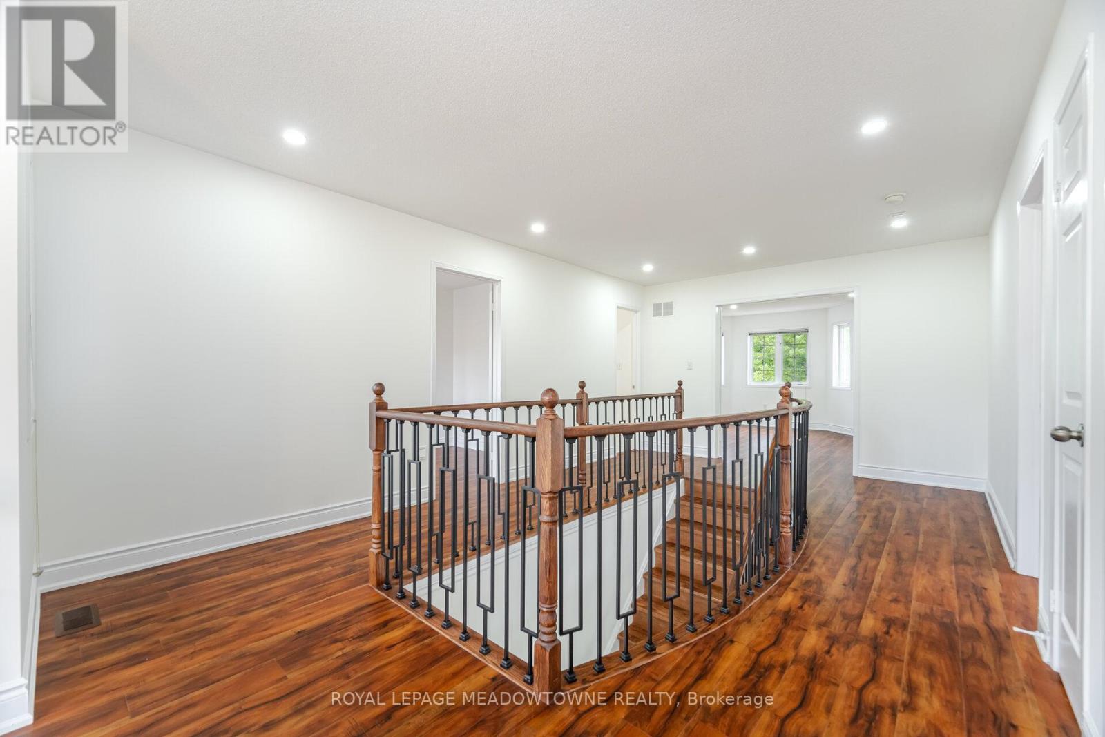 












1212 FOX CRESCENT

,
Milton,




Ontario
L9T6C6

