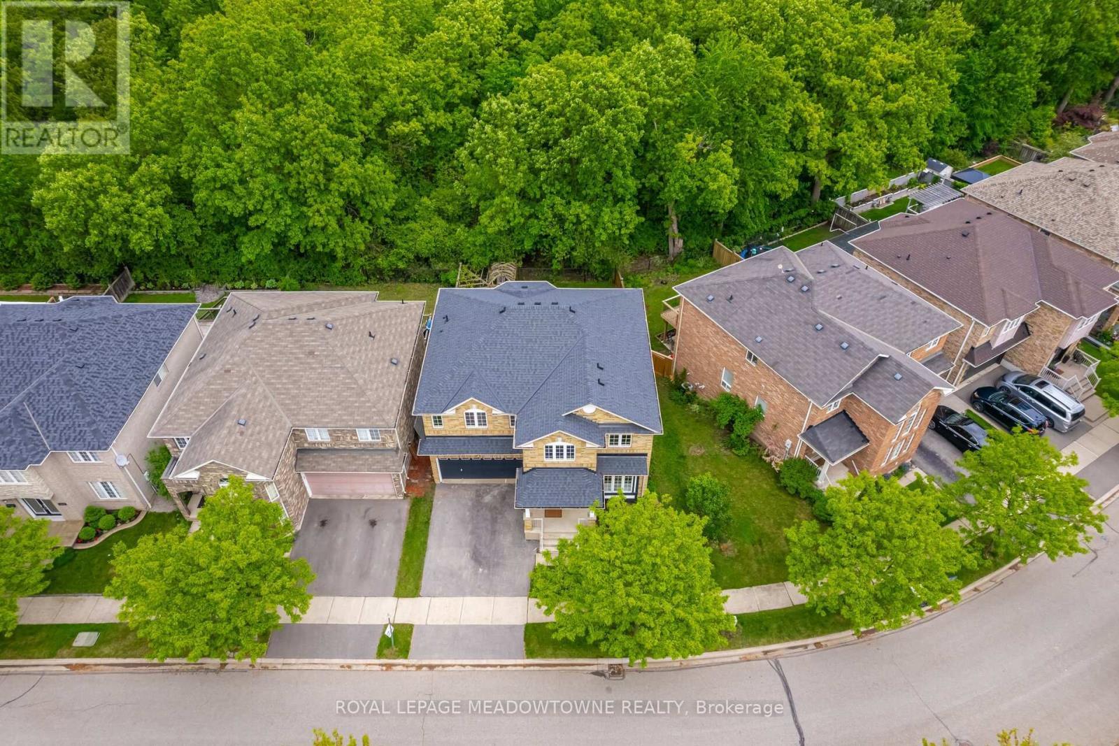 












1212 FOX CRESCENT

,
Milton,




Ontario
L9T6C6

