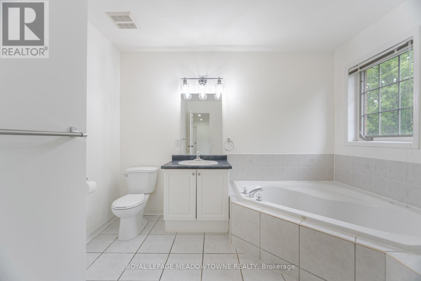 












1212 FOX CRESCENT

,
Milton,




Ontario
L9T6C6

