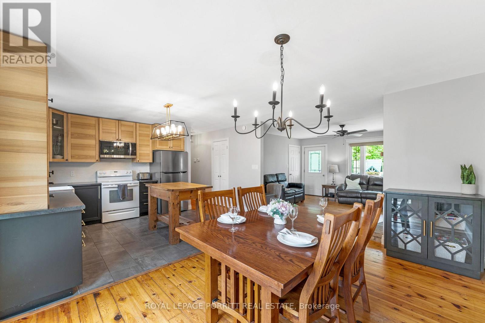 












1101 HAWN ROAD

,
Bracebridge,




Ontario
P1L1X1

