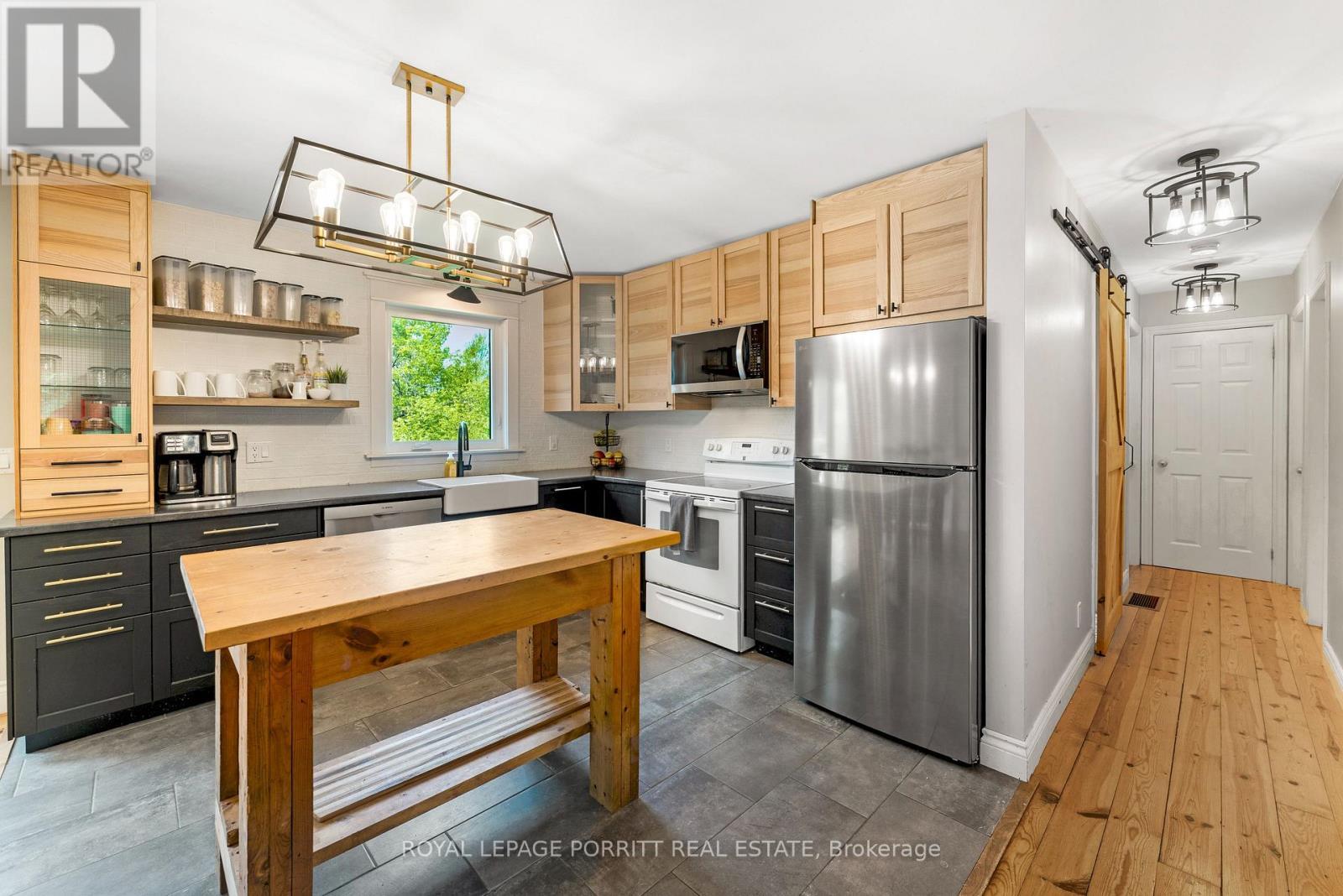 












1101 HAWN ROAD

,
Bracebridge,




Ontario
P1L1X1

