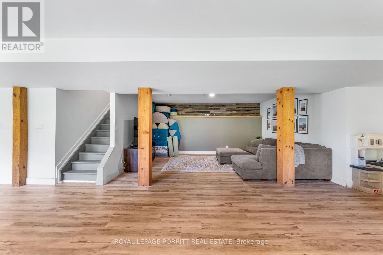 












1101 HAWN ROAD

,
Bracebridge,




Ontario
P1L1X1

