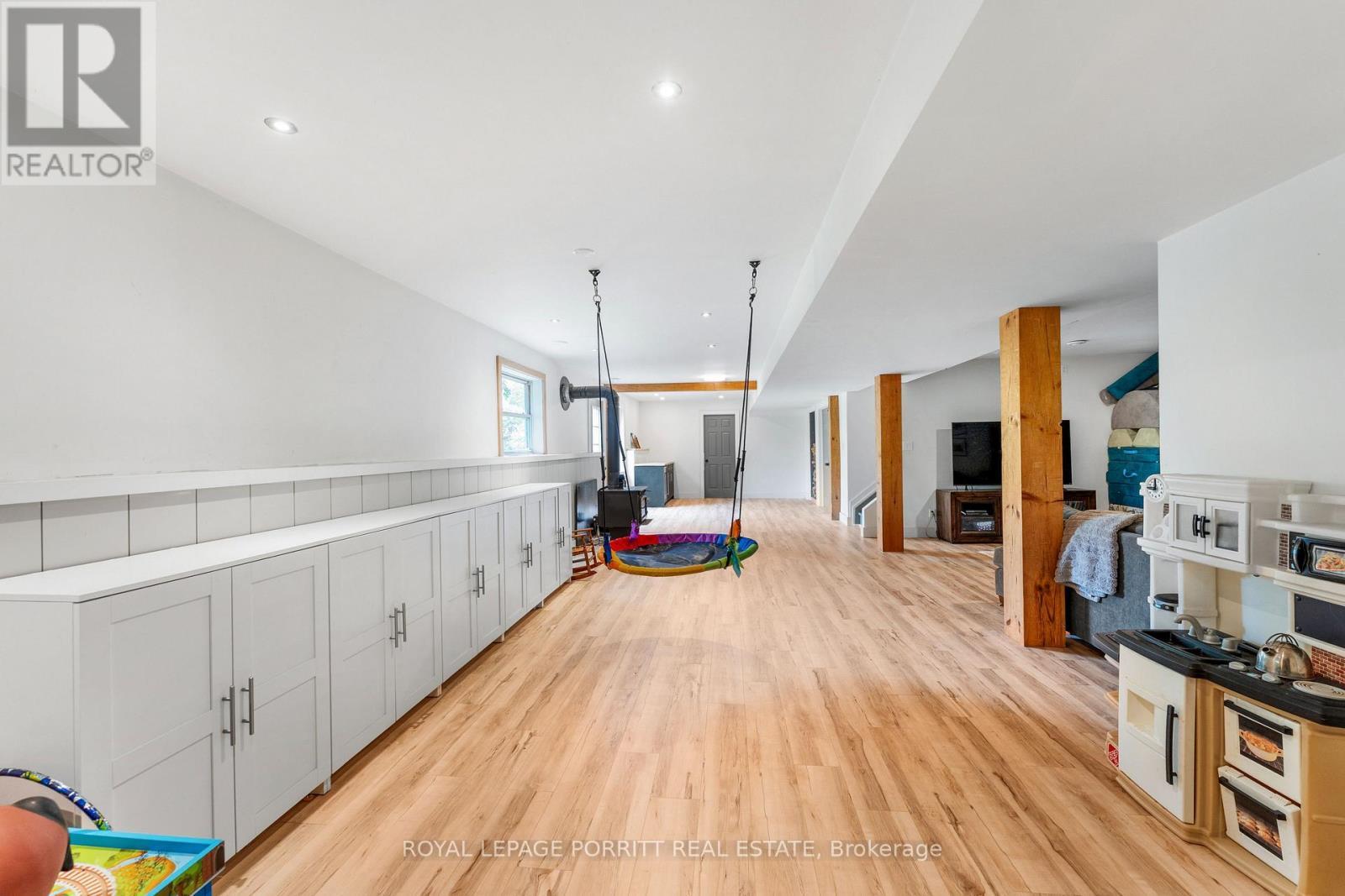 












1101 HAWN ROAD

,
Bracebridge,




Ontario
P1L1X1

