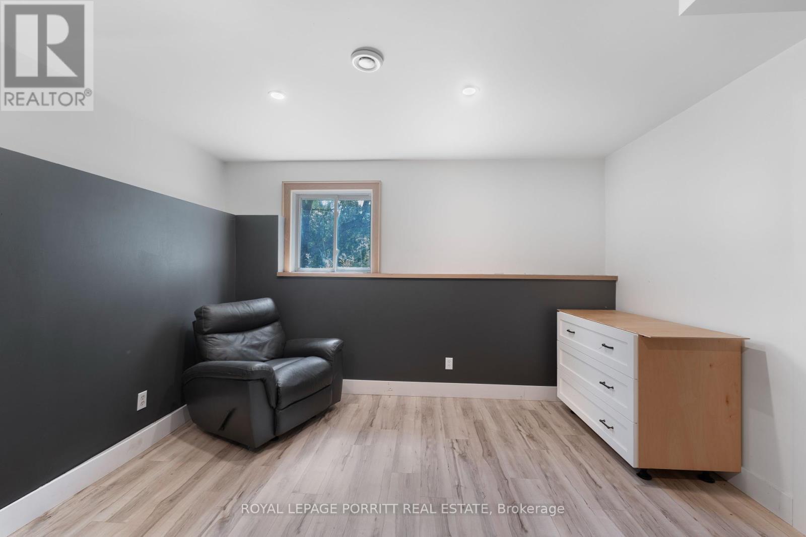 












1101 HAWN ROAD

,
Bracebridge,




Ontario
P1L1X1

