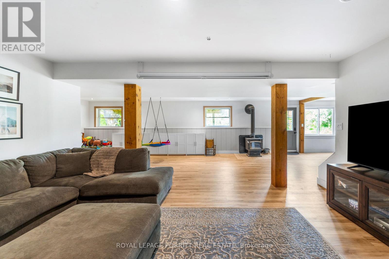












1101 HAWN ROAD

,
Bracebridge,




Ontario
P1L1X1

