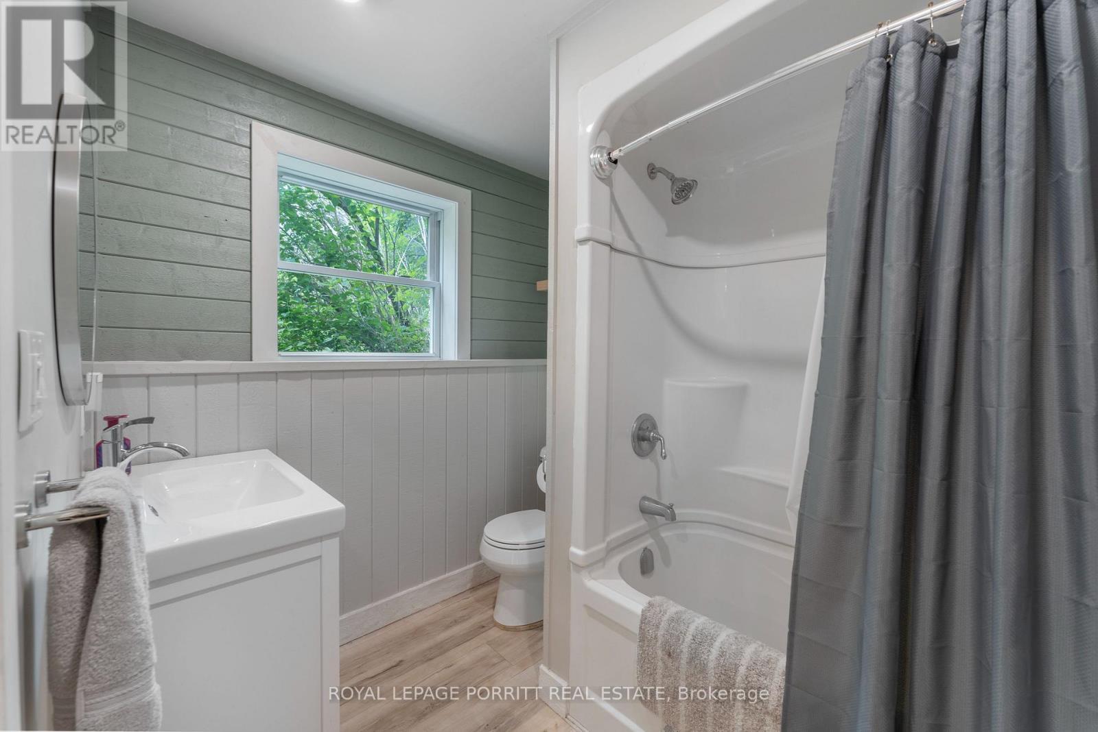 












1101 HAWN ROAD

,
Bracebridge,




Ontario
P1L1X1

