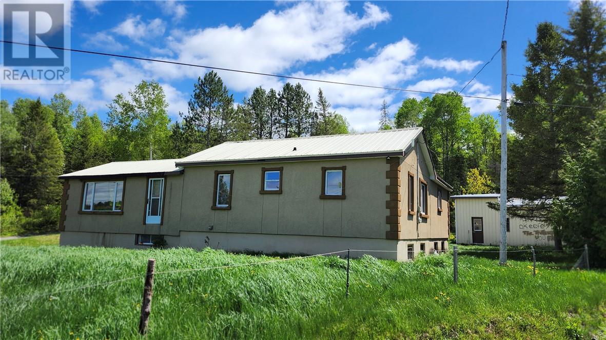 












92 Chain Lake Road

,
Wahnapitae,




Ontario
P0M3C0

