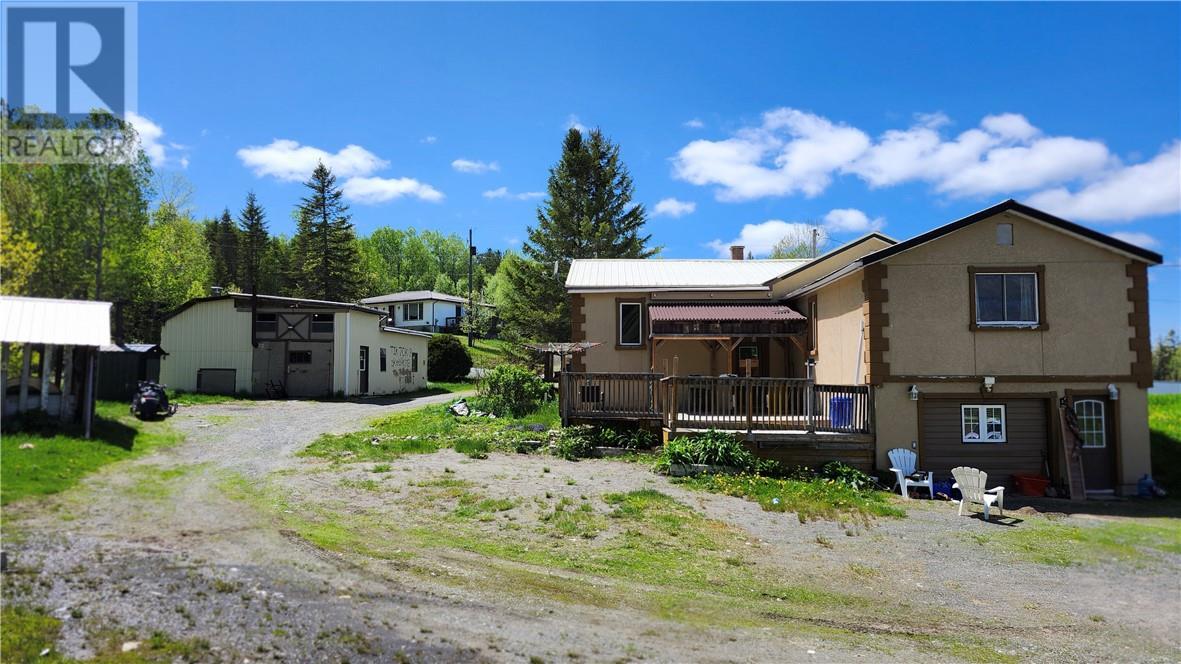












92 Chain Lake Road

,
Wahnapitae,




Ontario
P0M3C0

