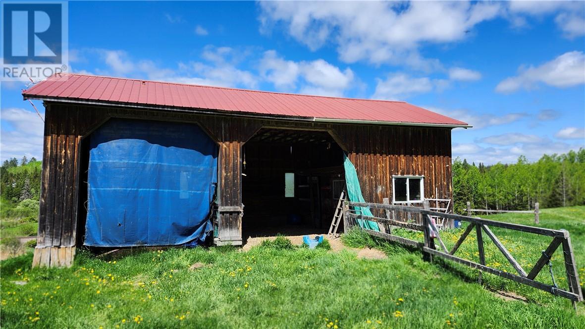 












92 Chain Lake Road

,
Wahnapitae,




Ontario
P0M3C0

