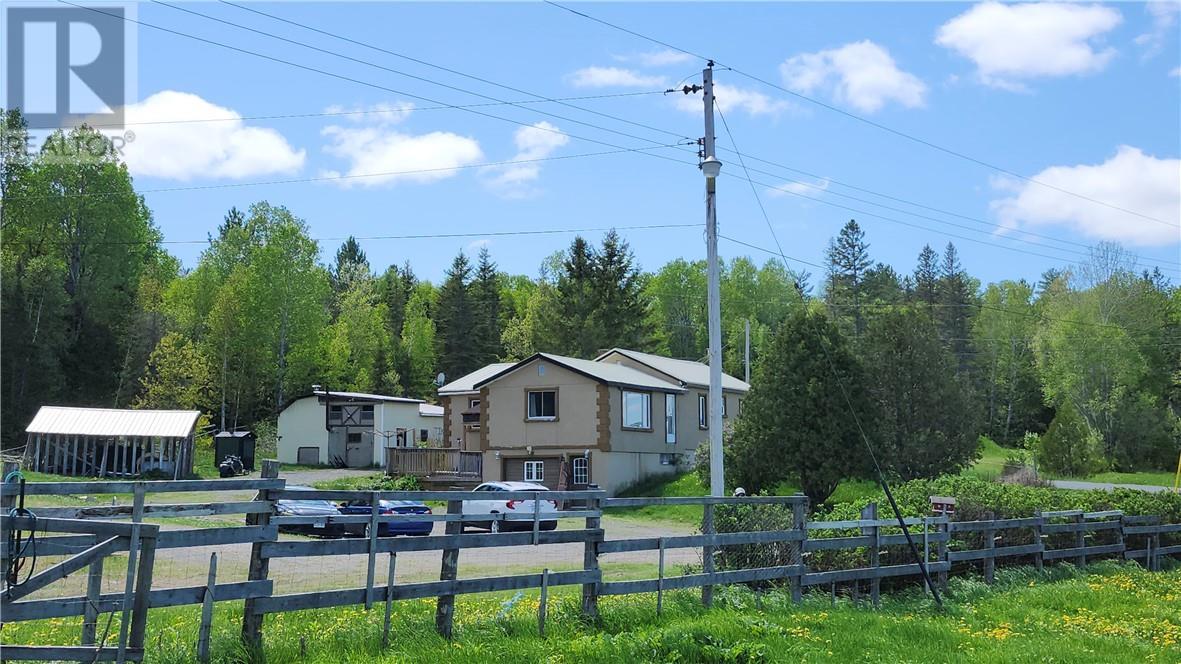 












92 Chain Lake Road

,
Wahnapitae,




Ontario
P0M3C0

