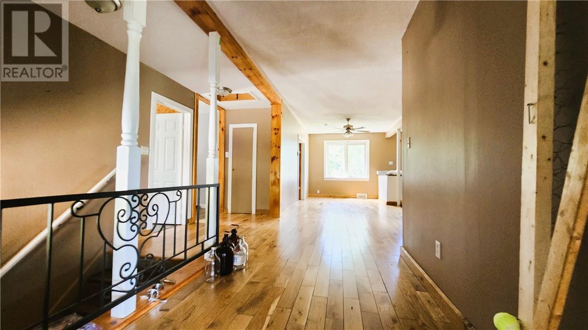 












92 Chain Lake Road

,
Wahnapitae,




Ontario
P0M3C0

