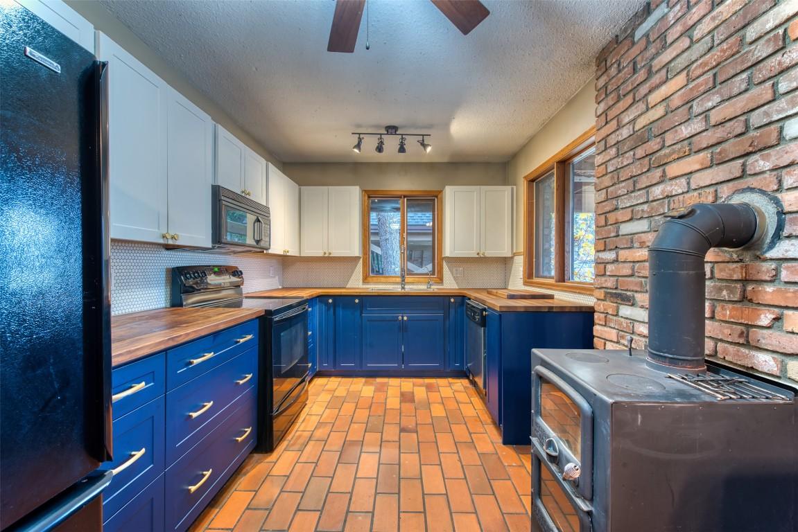 









4452


Sleepy Hollow

Road,
Armstrong,




BC
V0E 1B4


