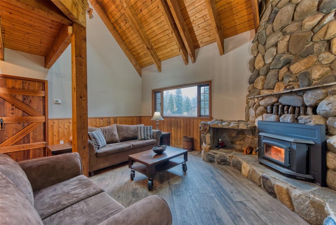 









4452


Sleepy Hollow

Road,
Armstrong,




BC
V0E 1B4

