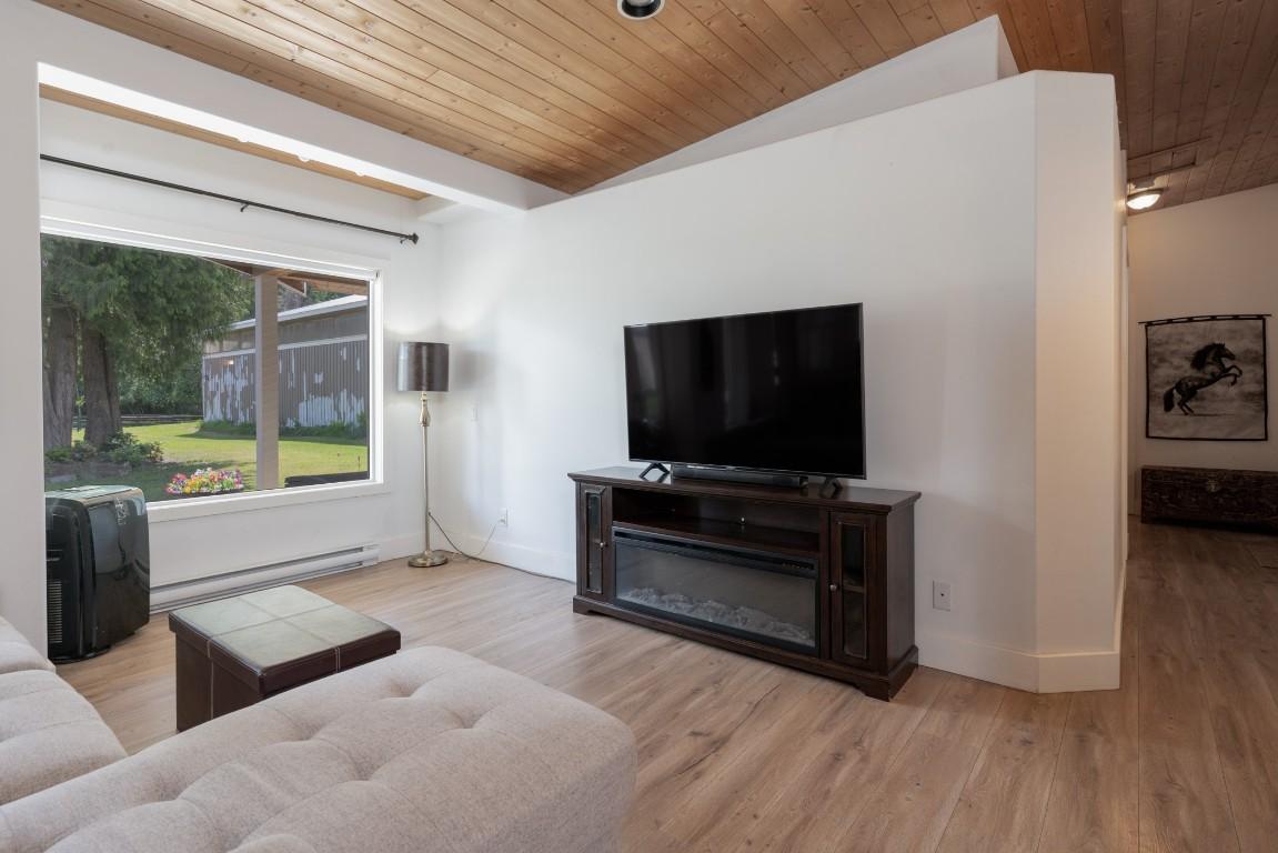 









4452


Sleepy Hollow

Road,
Armstrong,




BC
V0E 1B4

