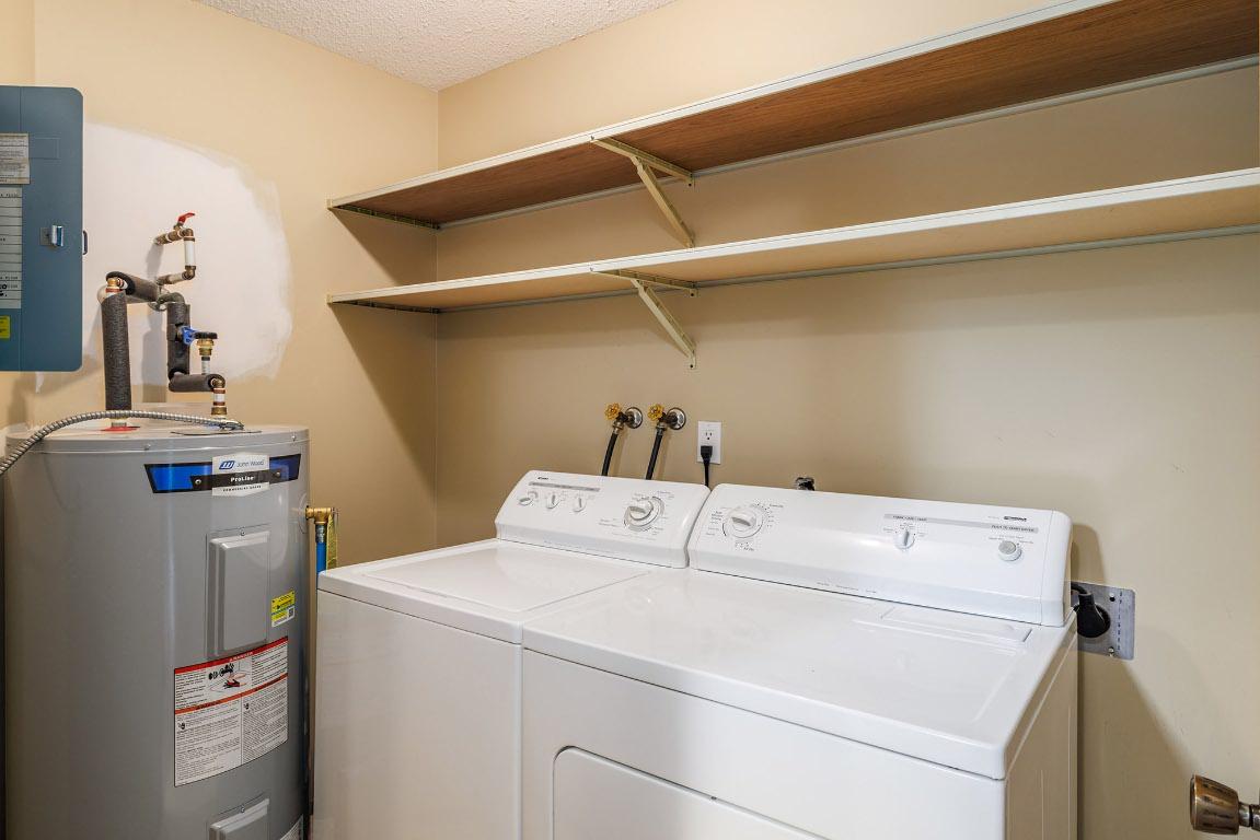 









2085


Gordon

Drive, 206,
Kelowna,




BC
V1Y 8S1

