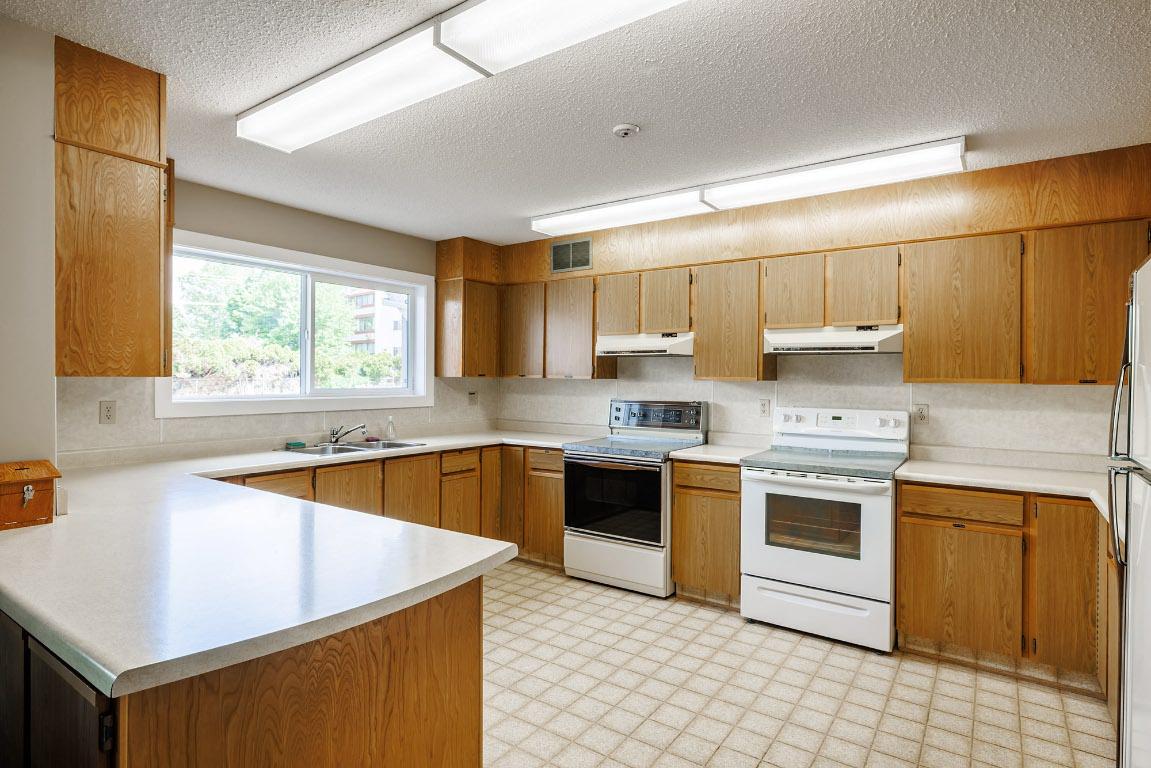 









2085


Gordon

Drive, 206,
Kelowna,




BC
V1Y 8S1


