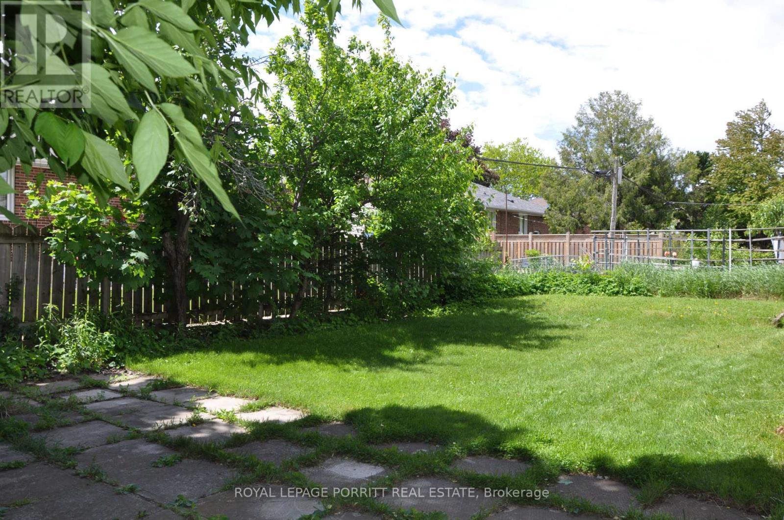 












31 BADGER DRIVE

,
Toronto,




Ontario
M8Z2M8

