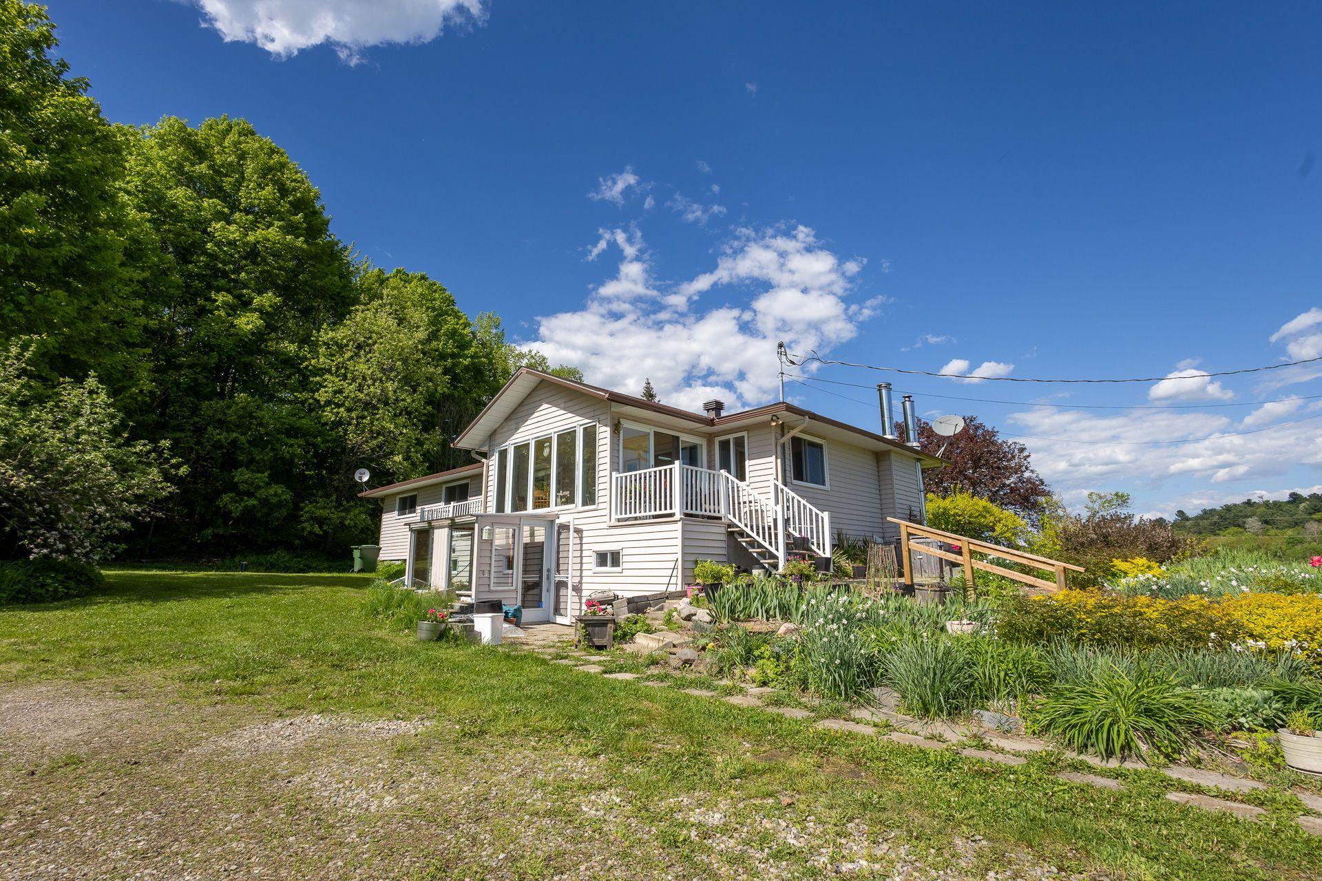 









407


Rg St-Louis

,
Saint-André-Avellin,







QC
J0V1W0

