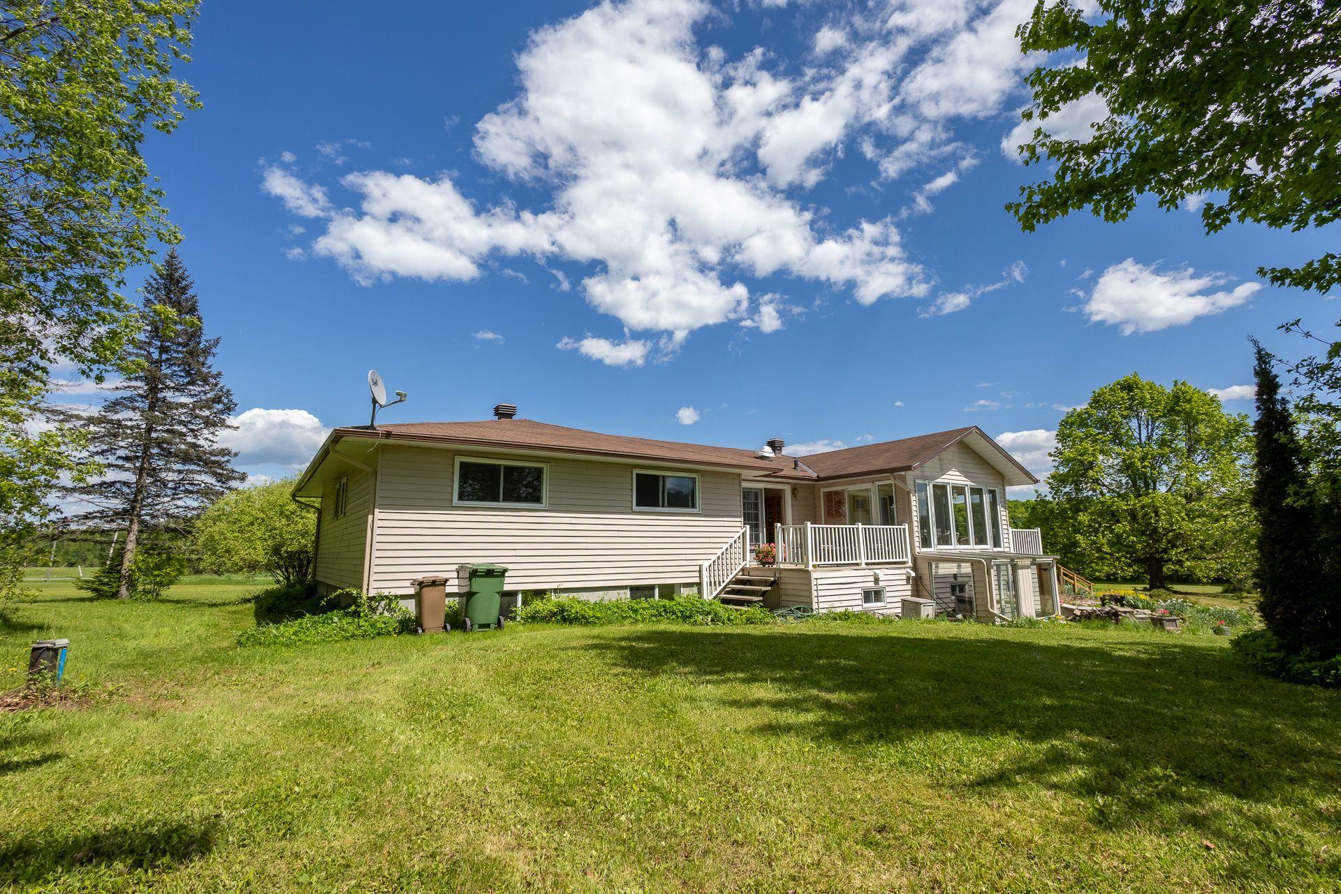 









407


Rg St-Louis

,
Saint-André-Avellin,







QC
J0V1W0

