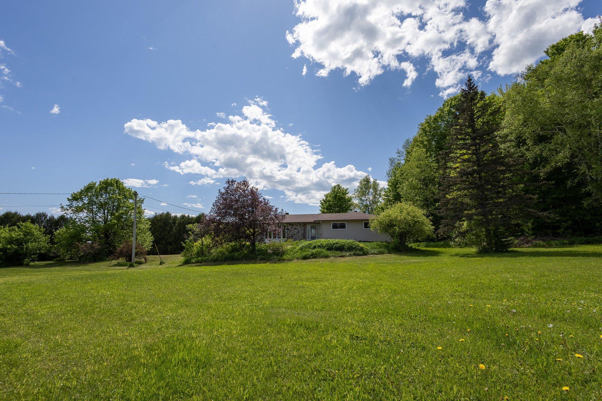 









407


Rg St-Louis

,
Saint-André-Avellin,







QC
J0V1W0

