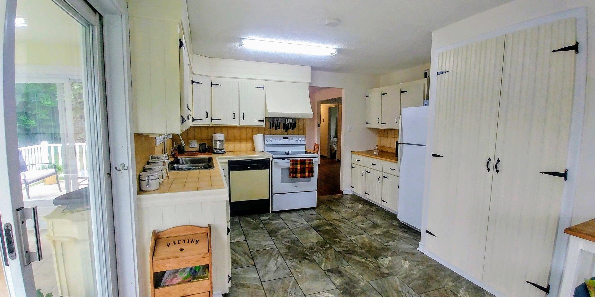 









407


Rg St-Louis

,
Saint-André-Avellin,







QC
J0V1W0

