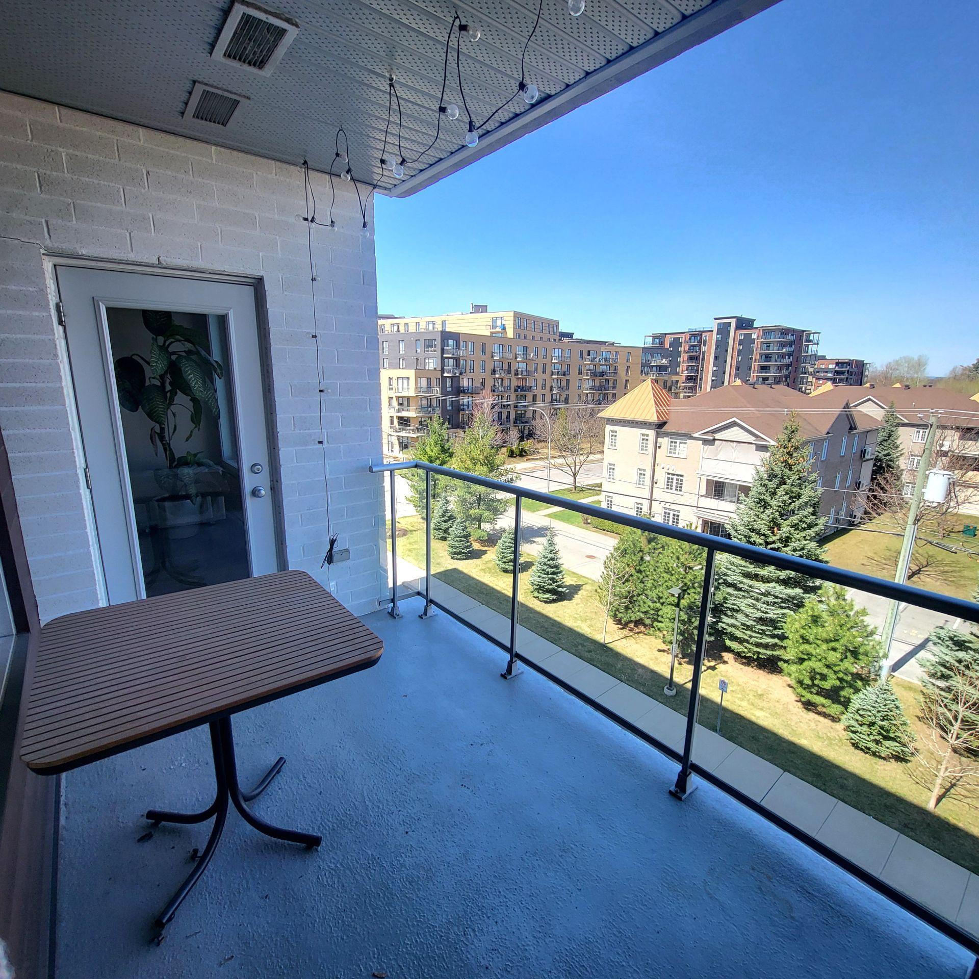 









40


Rue Simon-Lussier

, 406,
Blainville,




QC
J7C0M6

