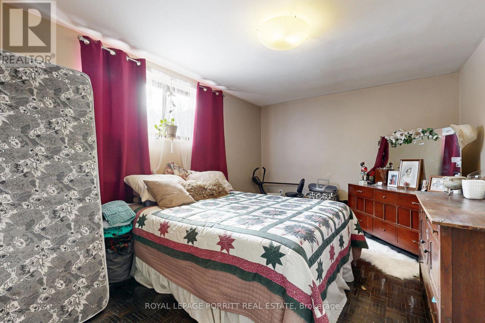 












15 MUSKOKA AVENUE

,
Toronto,




Ontario
M8W1H4

