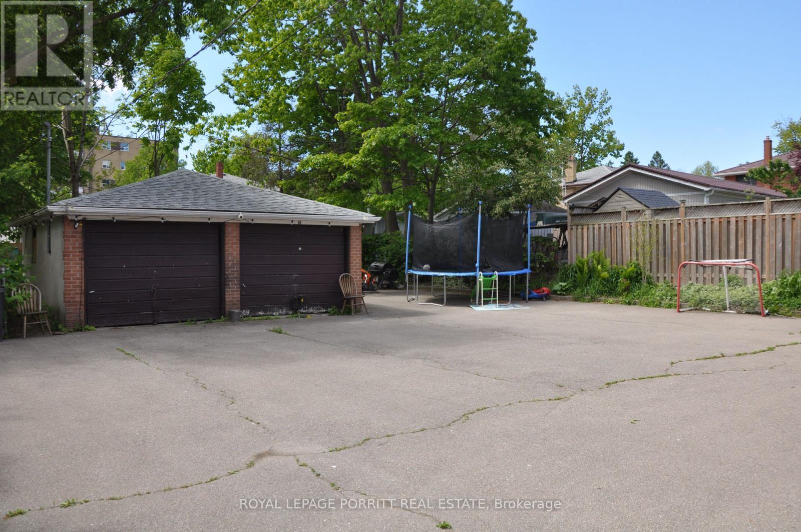 












15 MUSKOKA AVENUE

,
Toronto,




Ontario
M8W1H4

