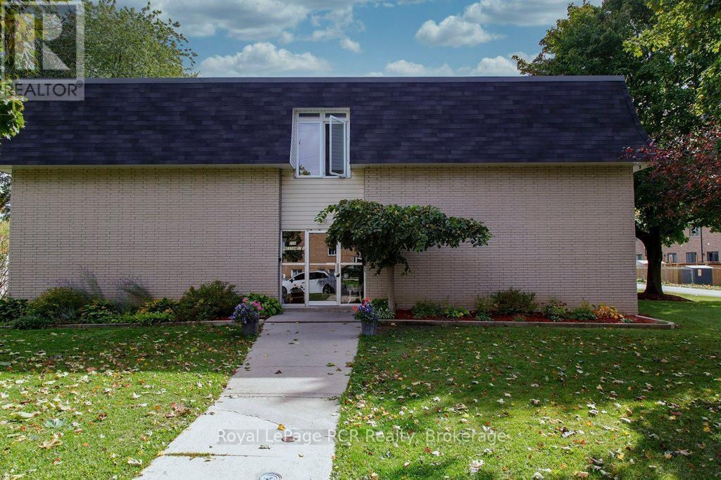 












330 - 118 PRESTON STREET S

,
Wellington North (Arthur),




Ontario
N0G1A0

