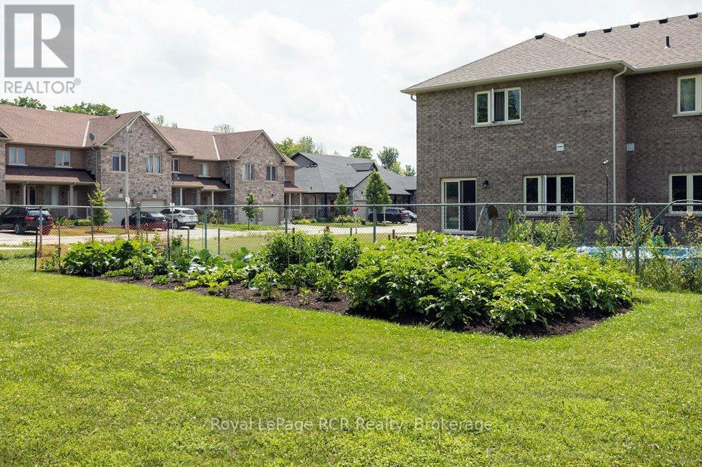 












330 - 118 PRESTON STREET S

,
Wellington North (Arthur),




Ontario
N0G1A0


