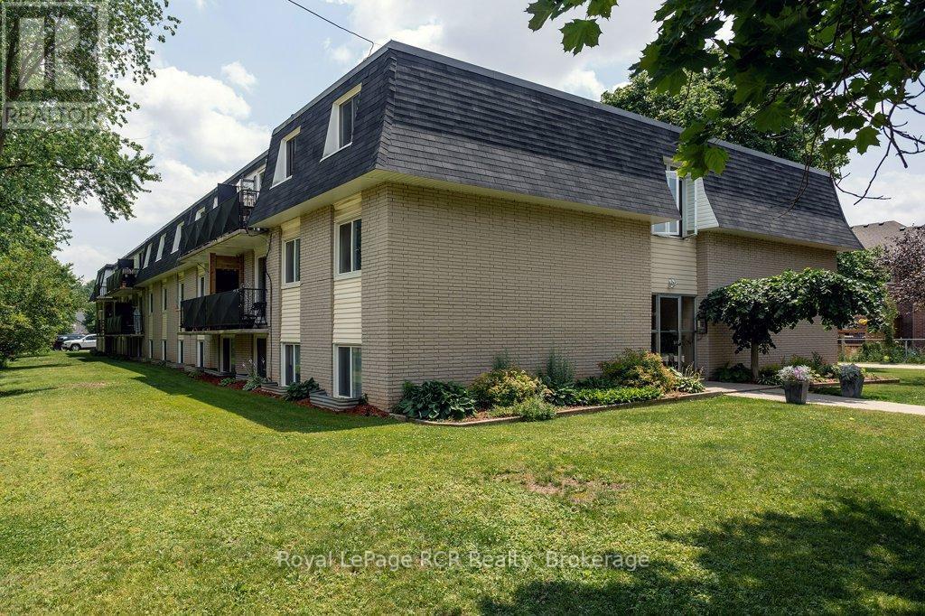 












330 - 118 PRESTON STREET S

,
Wellington North (Arthur),




Ontario
N0G1A0

