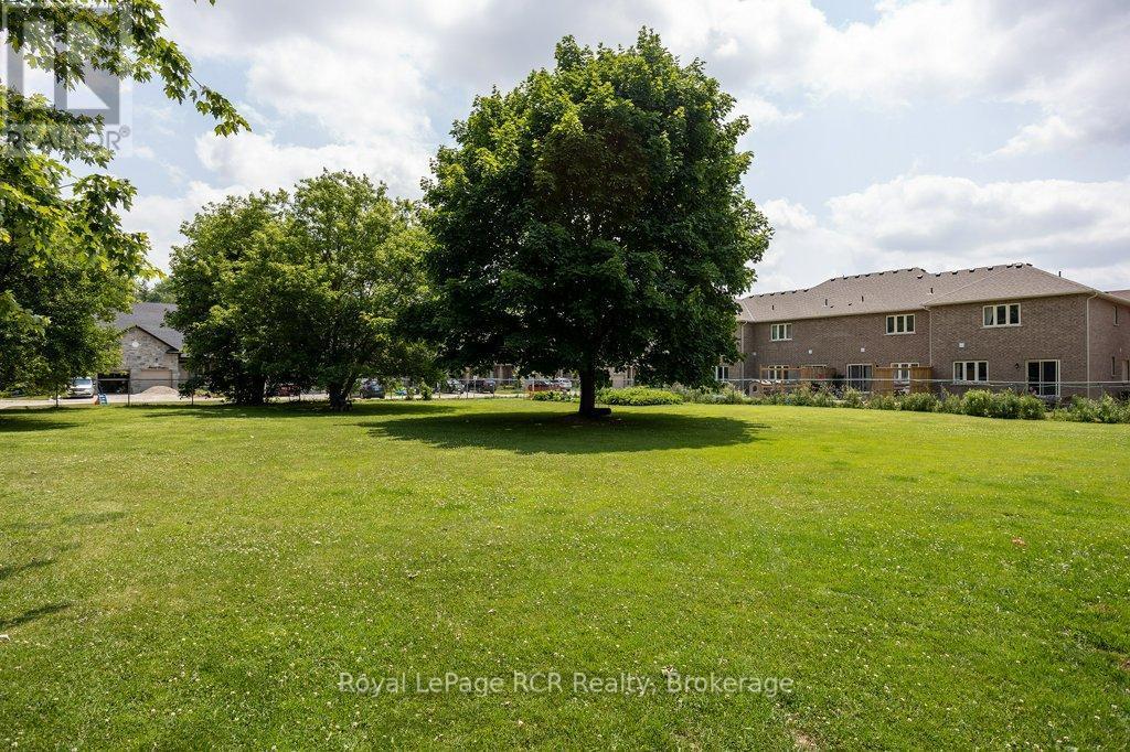 












330 - 118 PRESTON STREET S

,
Wellington North (Arthur),




Ontario
N0G1A0

