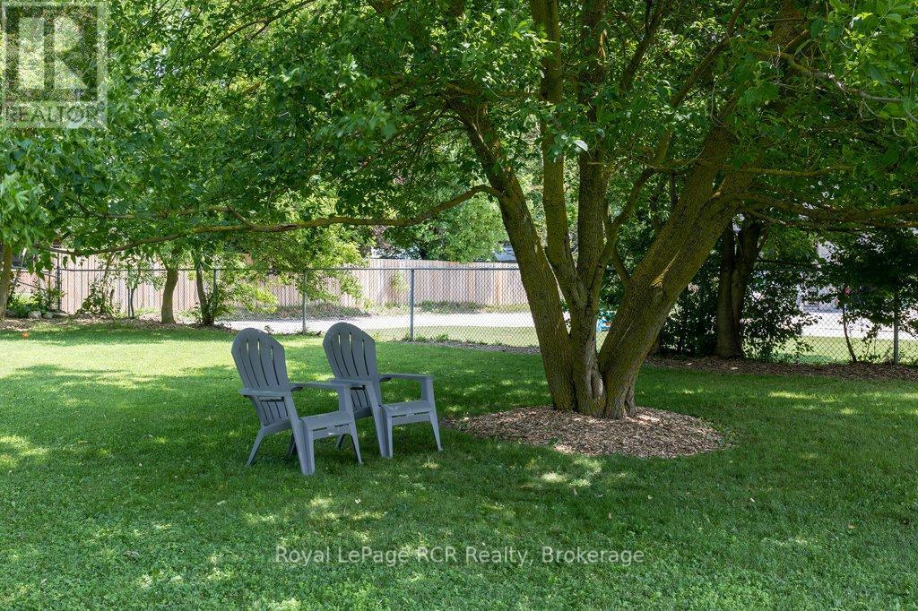 












330 - 118 PRESTON STREET S

,
Wellington North (Arthur),




Ontario
N0G1A0

