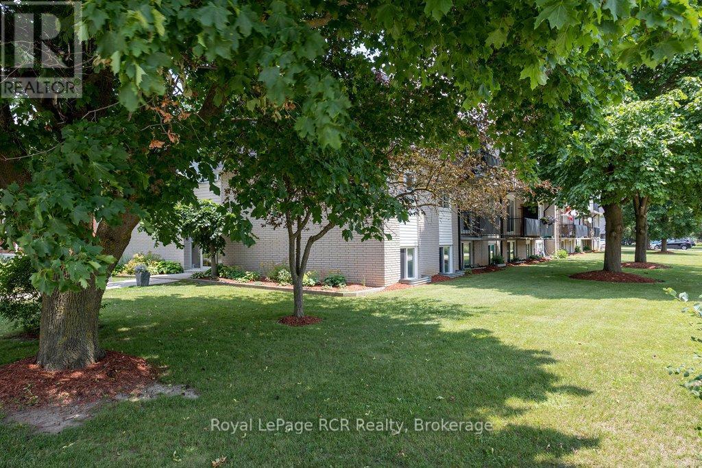 












330 - 118 PRESTON STREET S

,
Wellington North (Arthur),




Ontario
N0G1A0

