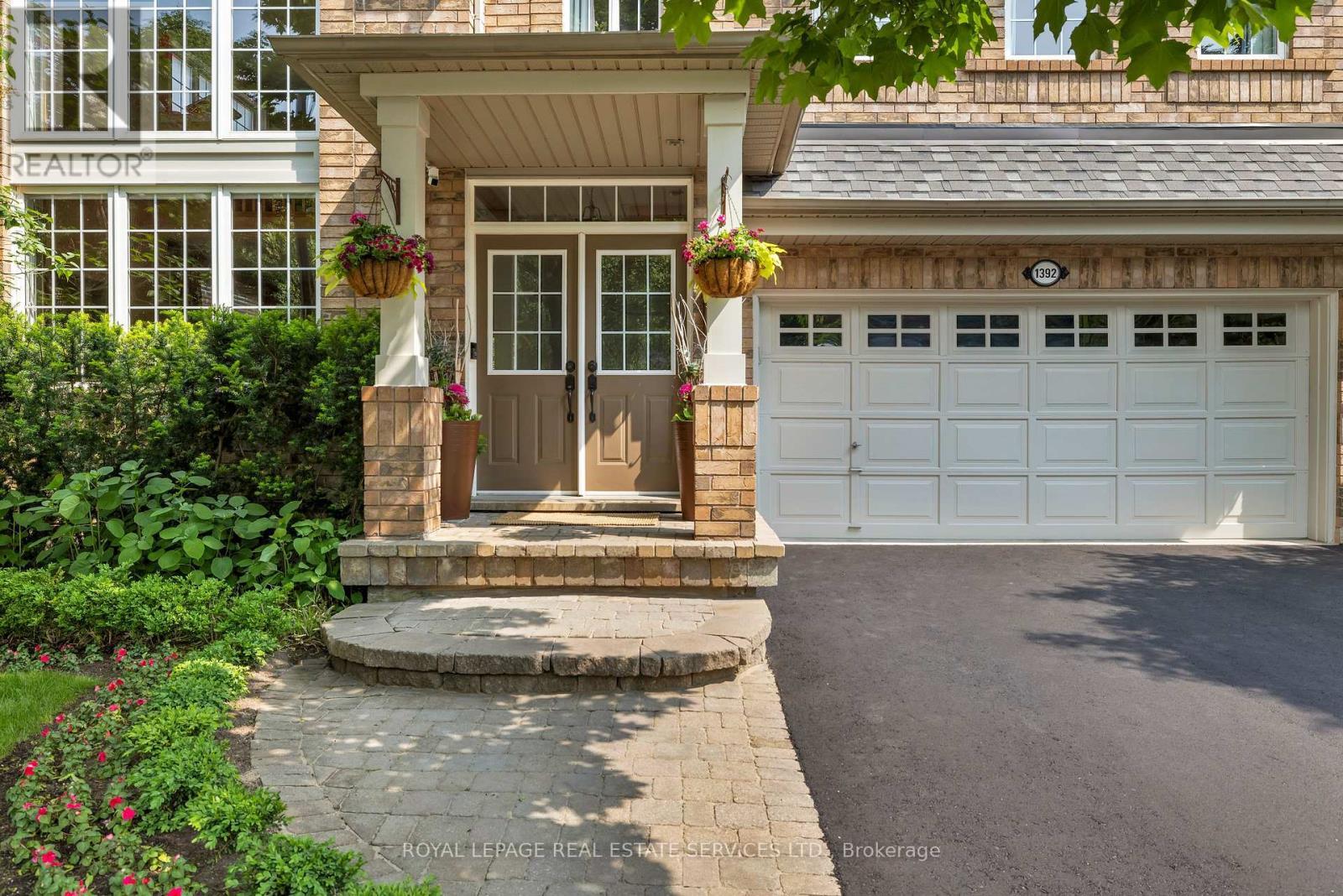 












1392 PINECLIFF ROAD

,
Oakville,




Ontario
L6M3Z1

