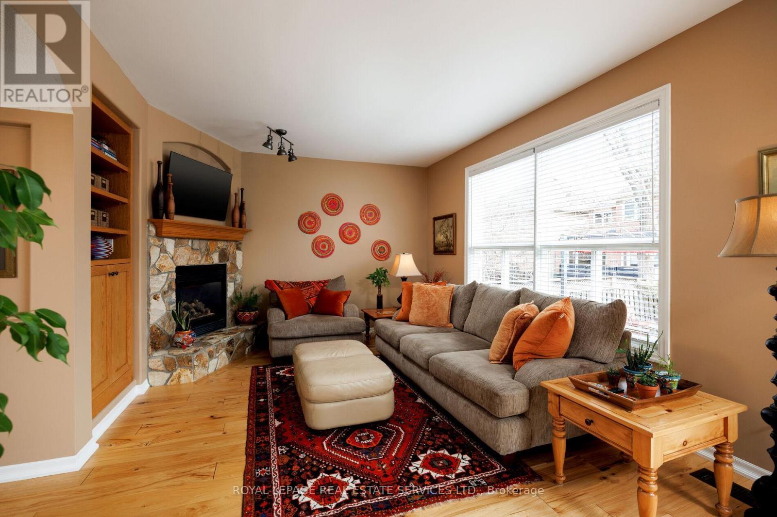 












1392 PINECLIFF ROAD

,
Oakville,




Ontario
L6M3Z1


