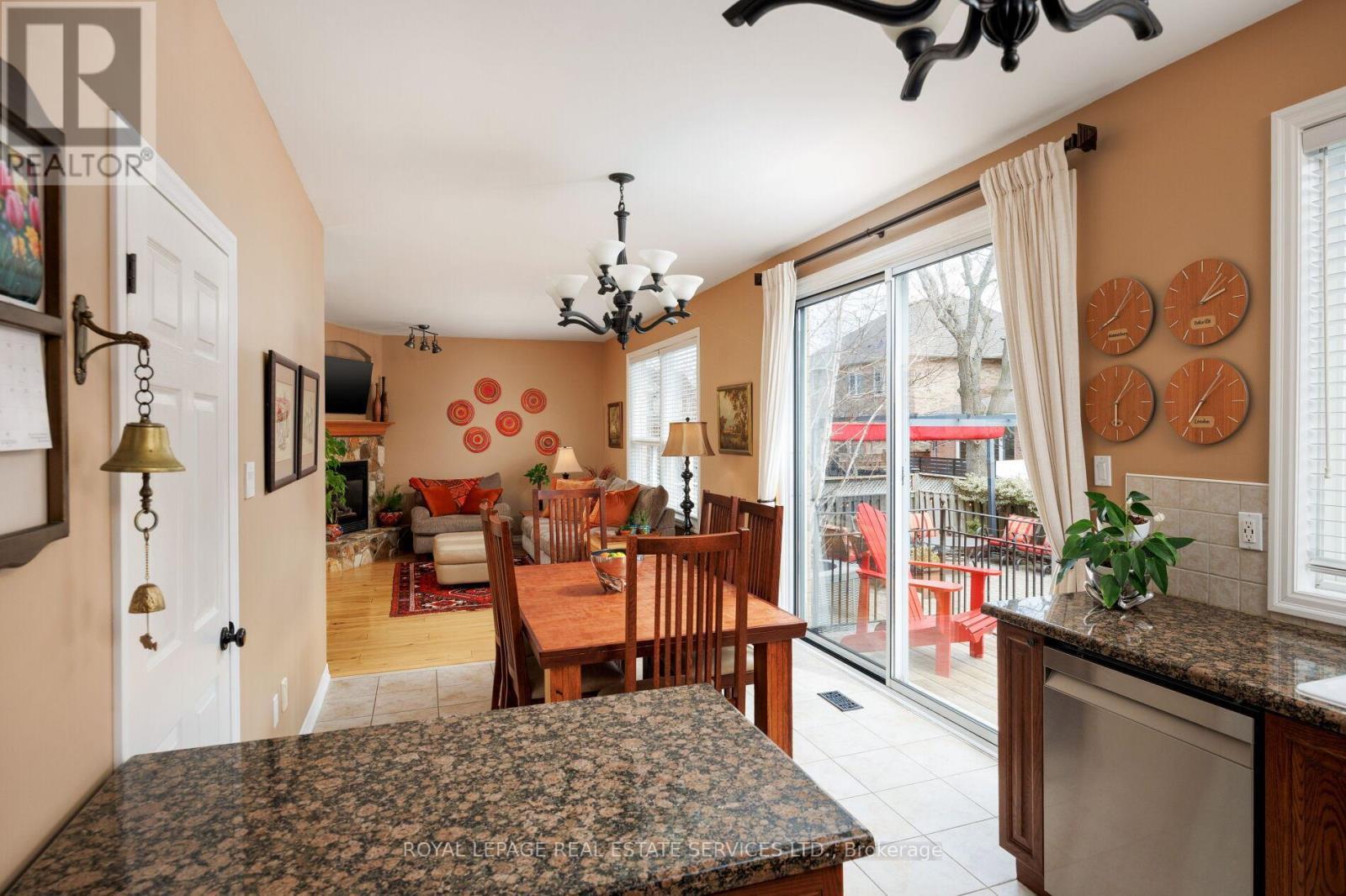 












1392 PINECLIFF ROAD

,
Oakville,




Ontario
L6M3Z1

