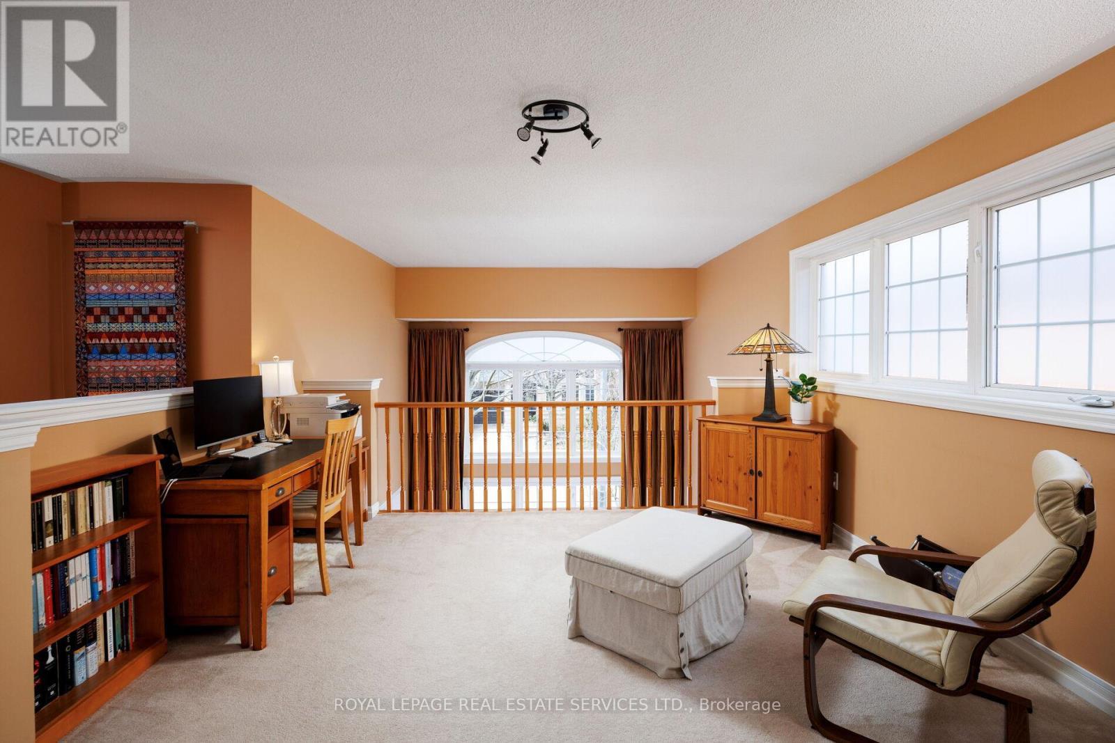 












1392 PINECLIFF ROAD

,
Oakville,




Ontario
L6M3Z1

