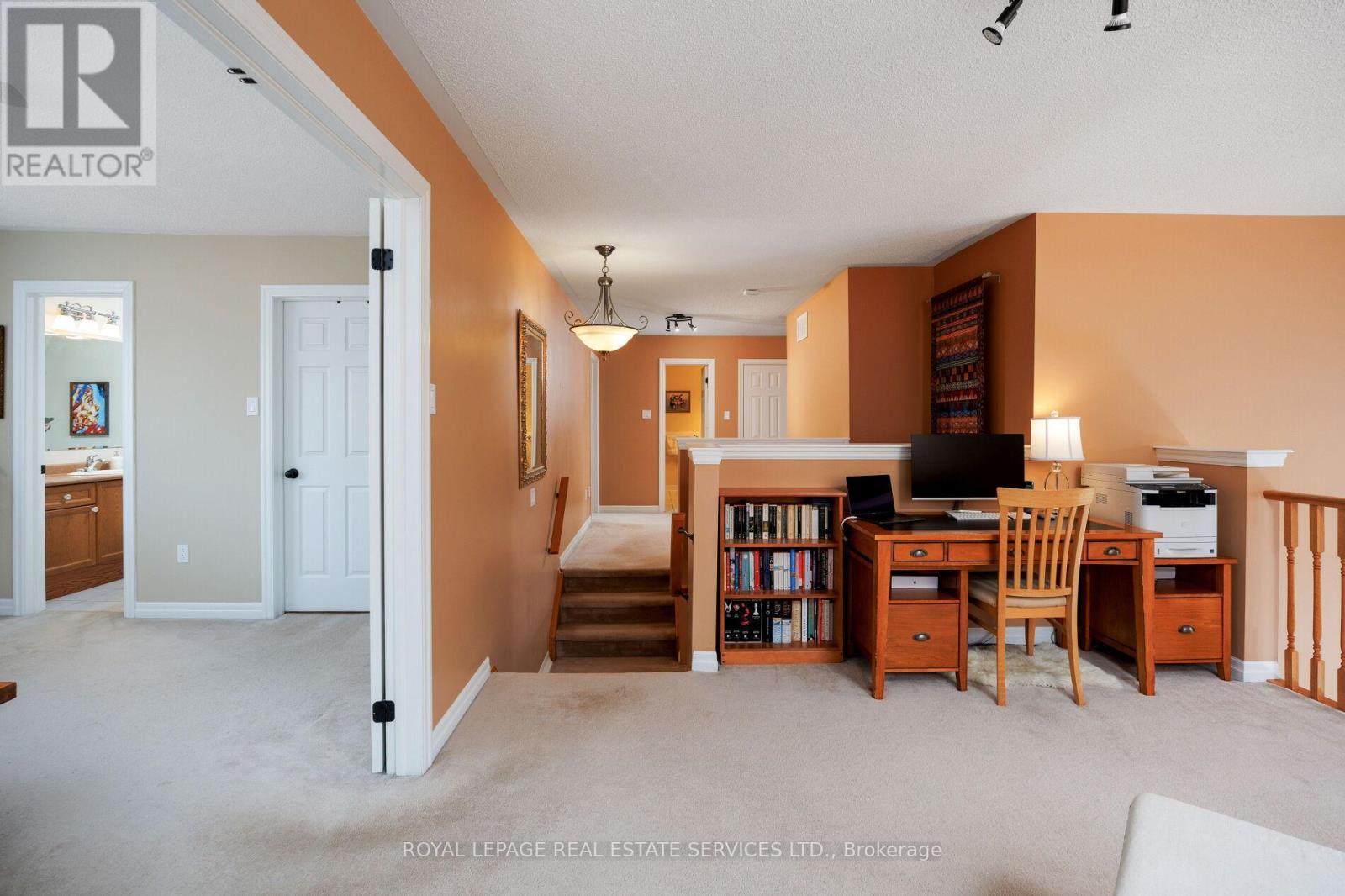 












1392 PINECLIFF ROAD

,
Oakville,




Ontario
L6M3Z1

